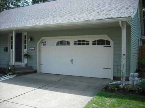 Image of 9600 Sonoma Style Garage Door Installed in Mentor Ohio (Lake County).