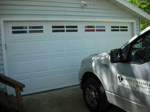 Image of 9100 Colonial Style Garage Door Installed in Painesville Ohio (Lake County).