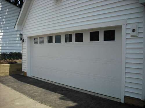 Image of 9600 Sonoma Style Garage Door Installed in Solon Ohio, Near Cleveland.